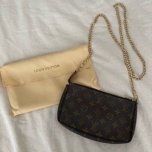 LOUIS VUITTON CROSS BODY